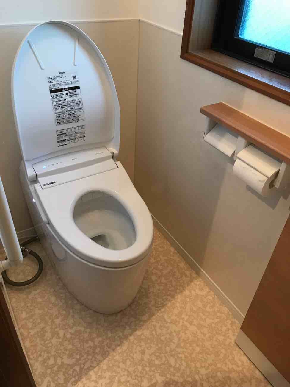 腰壁をパネルに、したトイレリフォーム｜キッチン・トイレ・お風呂のリフォーム｜丁寧な施工の相模原・アクアシスト